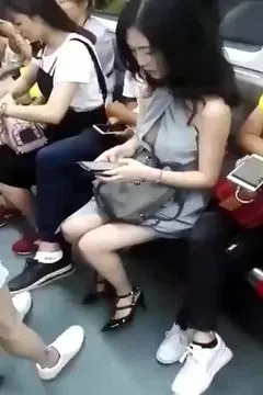 Hottie Showing Off Herself in the Subway