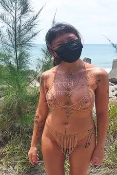 Taiwan Tatted Exquisite Twitter Influencer Pierced Gummy ~ Wearing Something This to the Beach is What You Call Nice & Cool