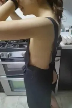 Chồng người Đài Loan, vợ người Nhật ~ Vợ nấu ăn cho tôi mà không mặc quần áo.