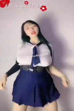 Chị em học sinh gợi cảm nhảy múa nóng bỏng.
