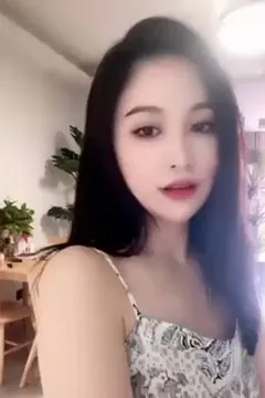 สาวผมยาวแสดงอาการที่ดี