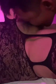 舔舔女友小穴