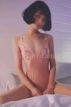 How to take various nude selfies?