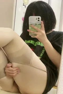 Sexy Nylons Show Beautiful Buttocks