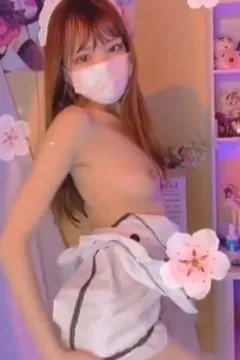 口罩少女有够会扭