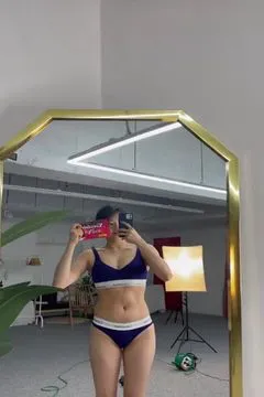 新买的运动内衣穿起来真舒服