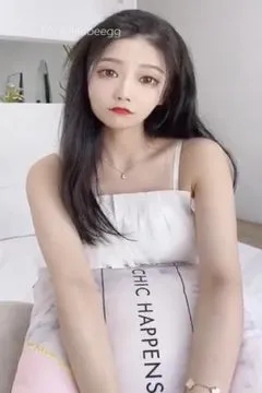 Cùng cô bạn học chơi trò truth or dare, kết quả chơi đến nỗi khiến cô ấy gần như kiệt sức
