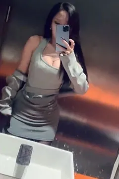 Busty beauty swaying her waist and ps