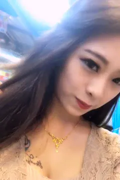 Sexy selfie of a pretty older sister