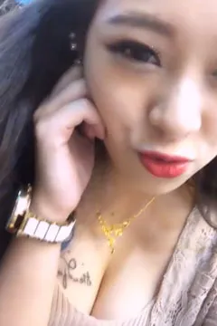 Sexy selfie of busty older sister