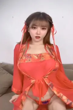 抖音网红 周大萌 大尺度汉服肚兜