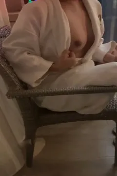 Is qwerxpzz's grandmother beautiful?