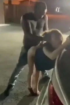 Noir en extérieur baisant une fille