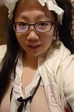 Big-breasted girl Claire0607018 wants to be your maid
