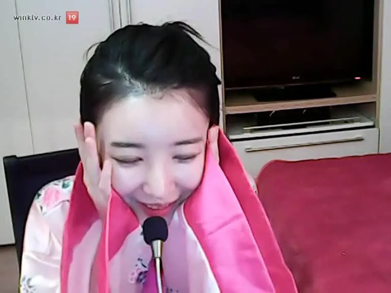 วีเจสาวสวยไลฟ์สด- มันนี่