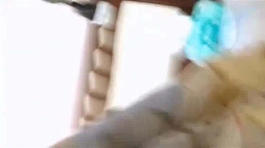 Timide fille aux lunettes de lycée, partie 1