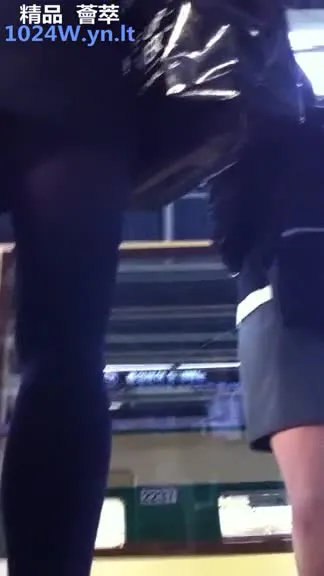 South Korean subway tailing and secretly filming beautiful legs in short skirts ~ 42
