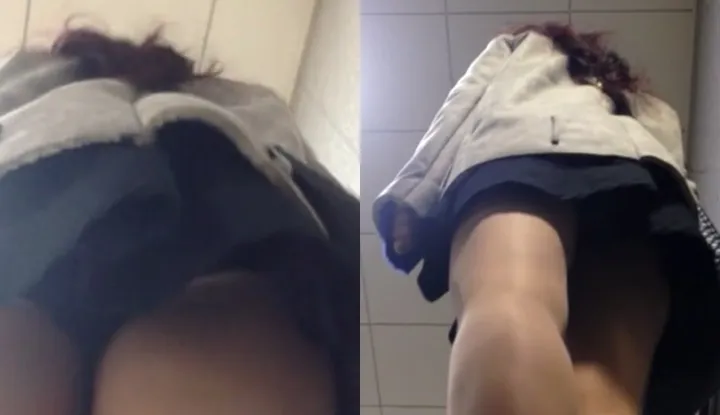 [South Korea] Subway secretly films upskirt shots of beautiful legs in short skirts ~63.