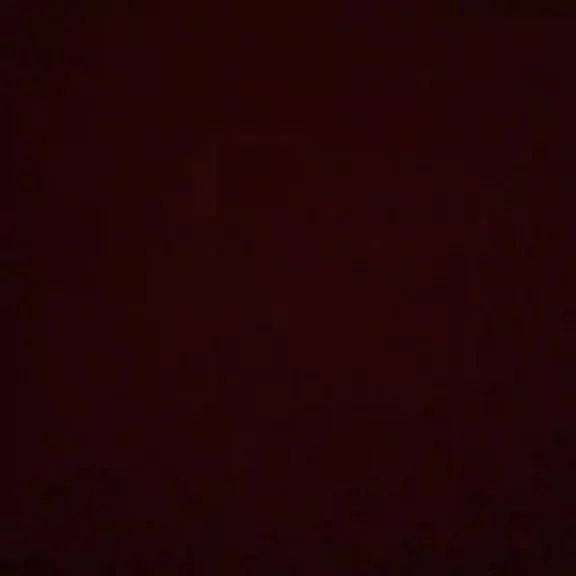 La grosse poitrine veut vraiment ! En regardant un film gay, elle ne peut pas s'empêcher sur le lit... Enregistre le son pour vous : j'ai tellement envie d'entendre en direct