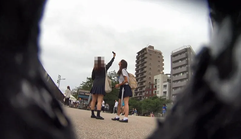 หนุ่มซ่อนกล้องเพื่อแอบถ่ายใต้กระโปรงสาวๆ 150