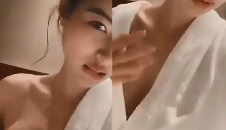 "Xem ra ta muốn nam nhân ~" Ta cởi quần áo ra ~ Cố lên ta !!