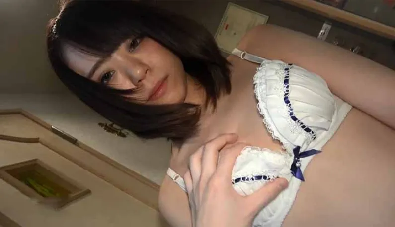 [FC2 Real Amateur Best of Selections!] Cute Girl's Bedroom Seduction ~ I Can Totally See Your Cuteness!!