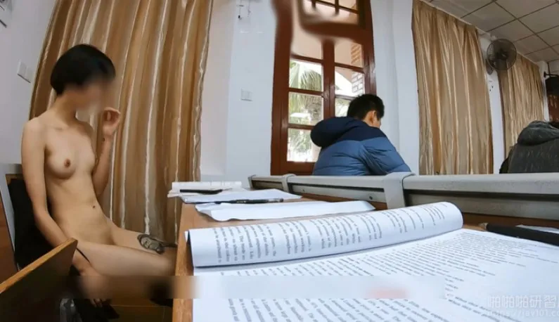 Beijing Angel DensTinon's Extreme Campus Nudity!! Even in the Self-Study Room She Can Be Freely Naked!!