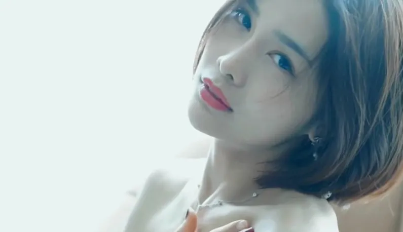 Super Fine Short Hair Babe ~ Top-Class Suite Striptease Seduction ~ That Illusive Pussy Turns Your Sexual Lust to the Max!!