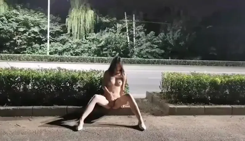 It's so hot that I don't want to wear clothes~ Trucks are wzzing by~ My hole also wants your meat stick to drive straight in~
