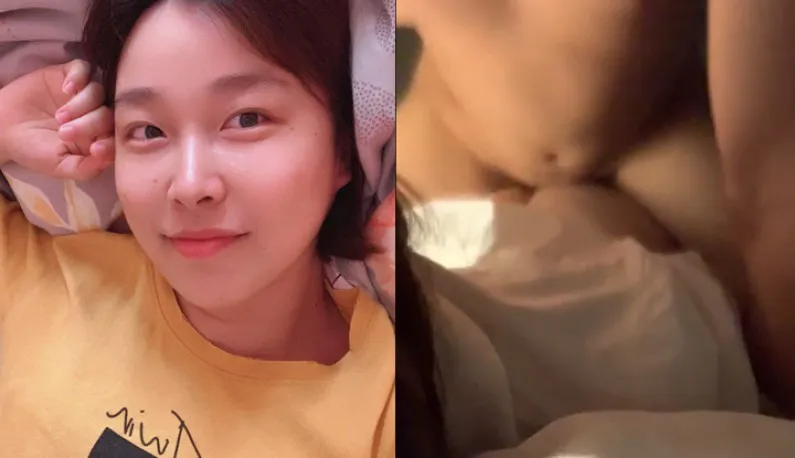 Did a pretty college girl's selfie leak out?! Was she pinned on the bed by her boyfriend and accidentally video-called her senior?!
