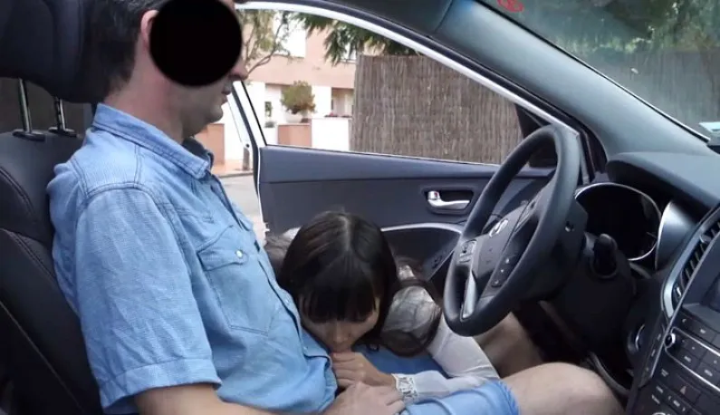 The protagonist of the Decathlon Gate incident, a tall and slender half-Japanese princess, directly devours the husband of a wife who parked on the side of the road! She surprises m with her beautiful breasts!