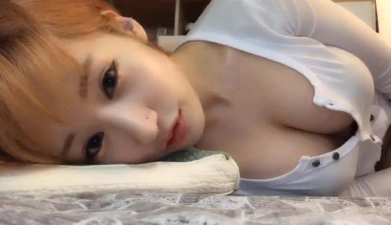 [Hàn Quốc] Ngực to lộ, streamer kiếm tiền khủng! Con đường giàu có cho những streamer tóc ngắn!