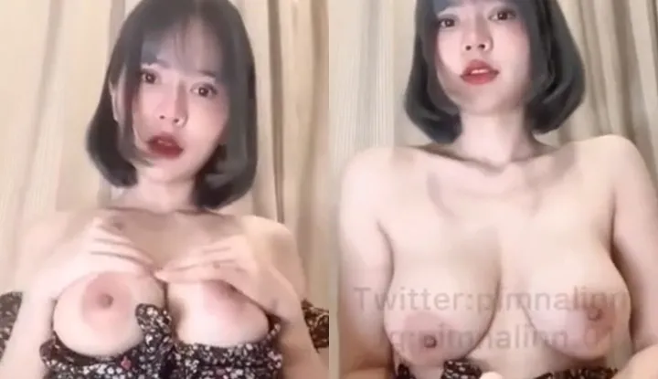 [Thailand] Ein Dildo wird in eine haarlose Muschi eingeführt ~ Das vollbusige Mädchen wird so nuttig