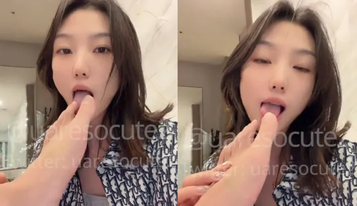 推特调教大神uare,帮主人把脚舔干净