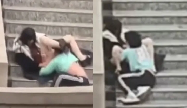 Université des transports de Lanzhou bataille de la Falaise Rouge ! Un jeune couple fait une telle chose en plein jour dans les escaliers !