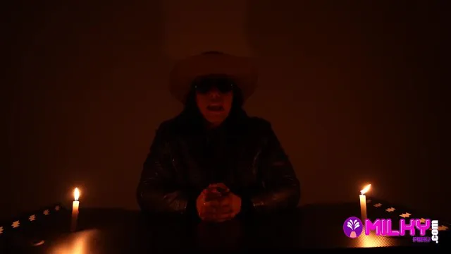 DrozzX làm một video mở hộp với cái âm hộ màu hồng của Greta Sweet