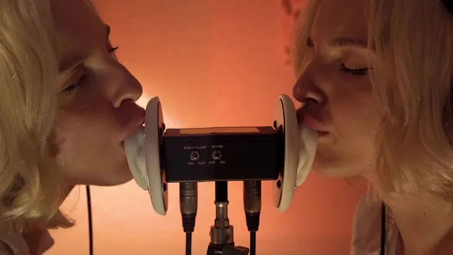 ASMR MACRO Double léchage d'oreille en gros plan par Elsa 🧡