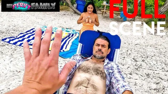 Em gái kế của tôi HOT AF vừa đụng vào tôi ở bãi biển, LOAD BLOWN - Serena Santos