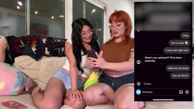 Bạn thân đồng tính nữ đụ người lạ từ IG DMs và anh ta đụ chúng ra - Cami Strella x Emma Magnolia