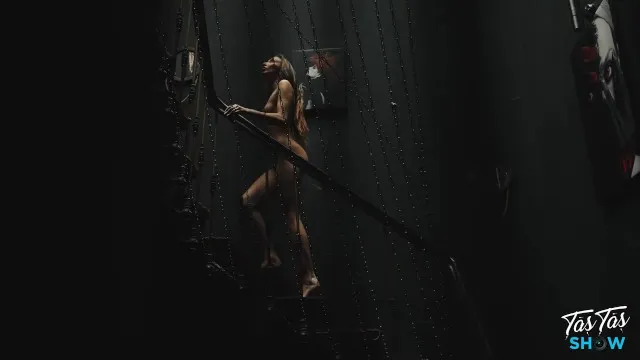 Laura Quest gets Fucked by a Stranger after being Blindfolded | Swing Club Amor Amor Bucharest