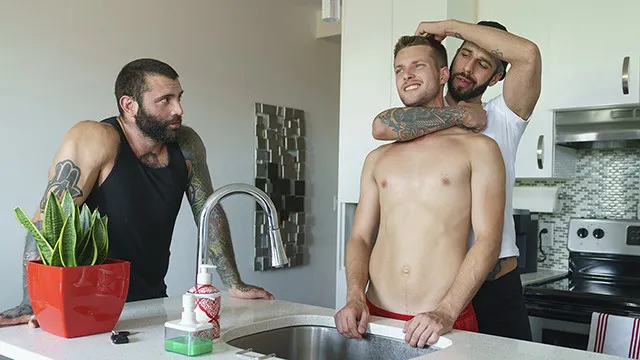 พ่อตาบอดของ Romeo Davis & Markus Kage สลับกันขันลูกชายตัวประหลาดบนโซฟา - DadCreep