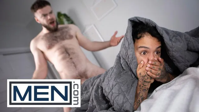 MEN - เอเดรียน ซูกิจับได้มาร์คัส แมคไนล กำลังมีเพศสัมพันธ์กับตุ๊กตาเซ็กส์และแอบเข้ามาแทนที่มัน