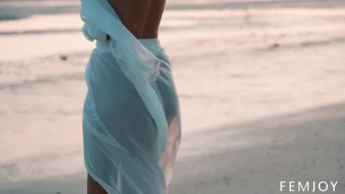 FemJoy Bua Coucher de soleil sur la mer