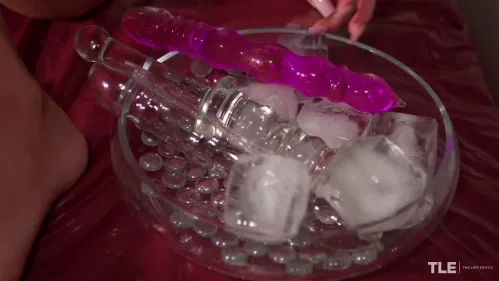TheLifeErotic Olivia Sparkle Glass Ice 2