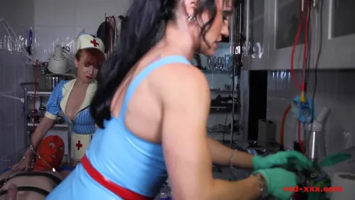 Red-XXX Herrin Miranda und Red Nurse Nurse