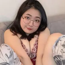Aroomi Kim
