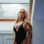 elle brooke