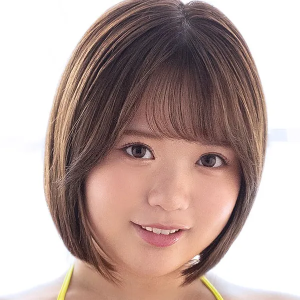 Omomo Hina