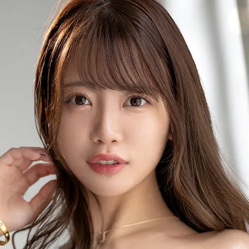 Shiina Nanami