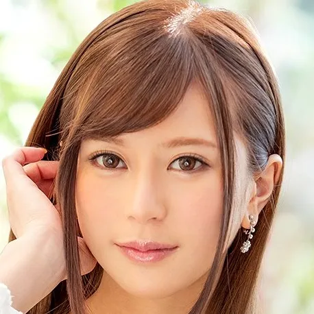 悠月梨爱菜